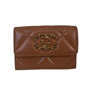 Chanel 19 Trifold Flap Compact Wallet Brown‎